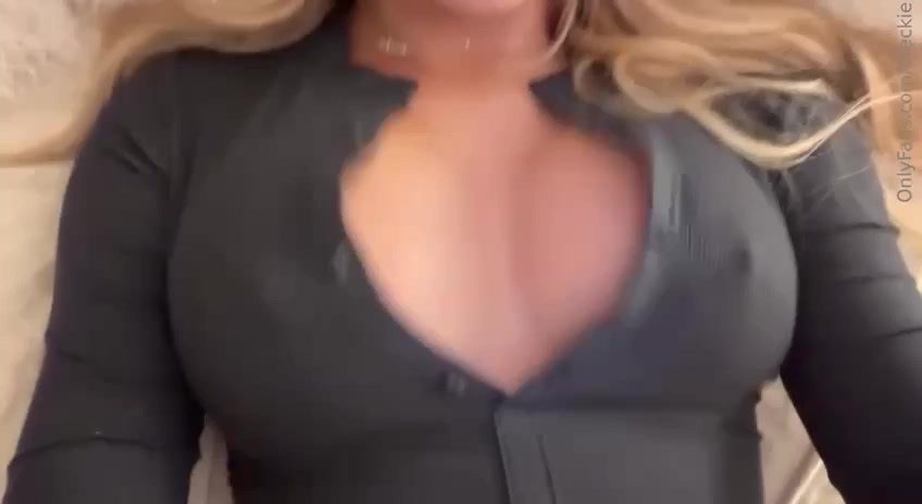 Breckie Hill Masturbating Big Tits on Bed – OnlyFans Leaks